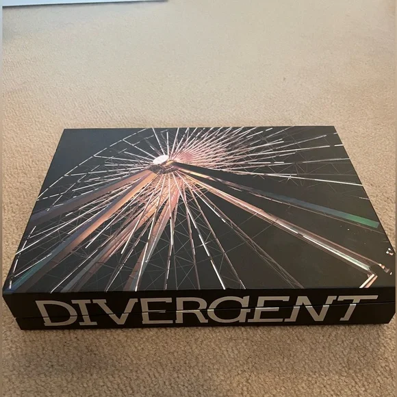 Divergent Box 📦 - Picture 1 of 3